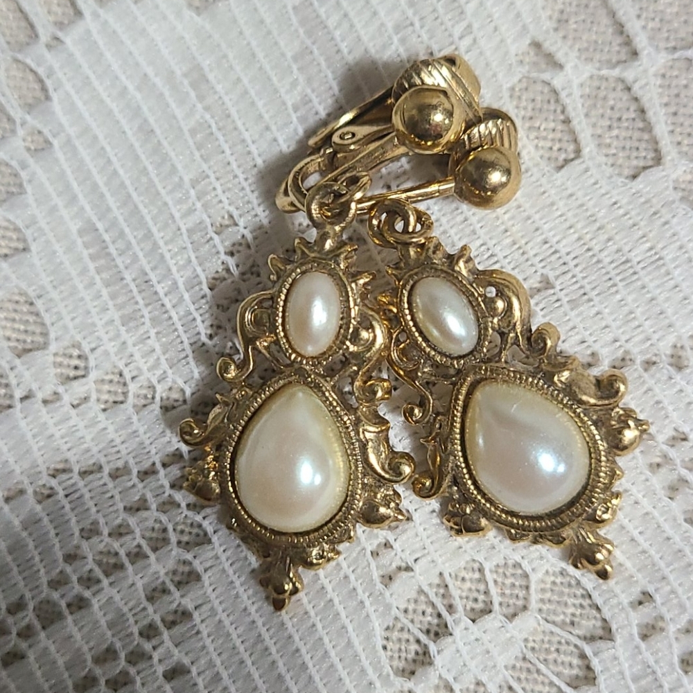 Costume Pearl and Gold Clip On Earrings